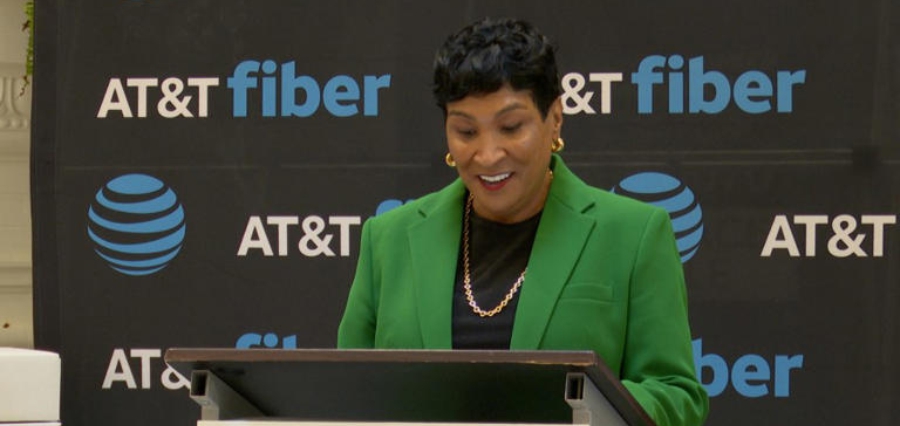 You are currently viewing Venessa Harrison Announces Retirement After 45 Years with AT&T Plans to Focus on Community Leadership